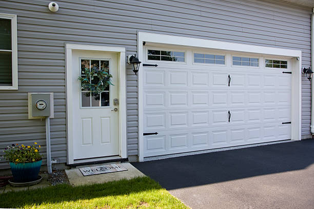 24/7 Emergency Garage Door Panel Replacement experts in Summerfield, NC